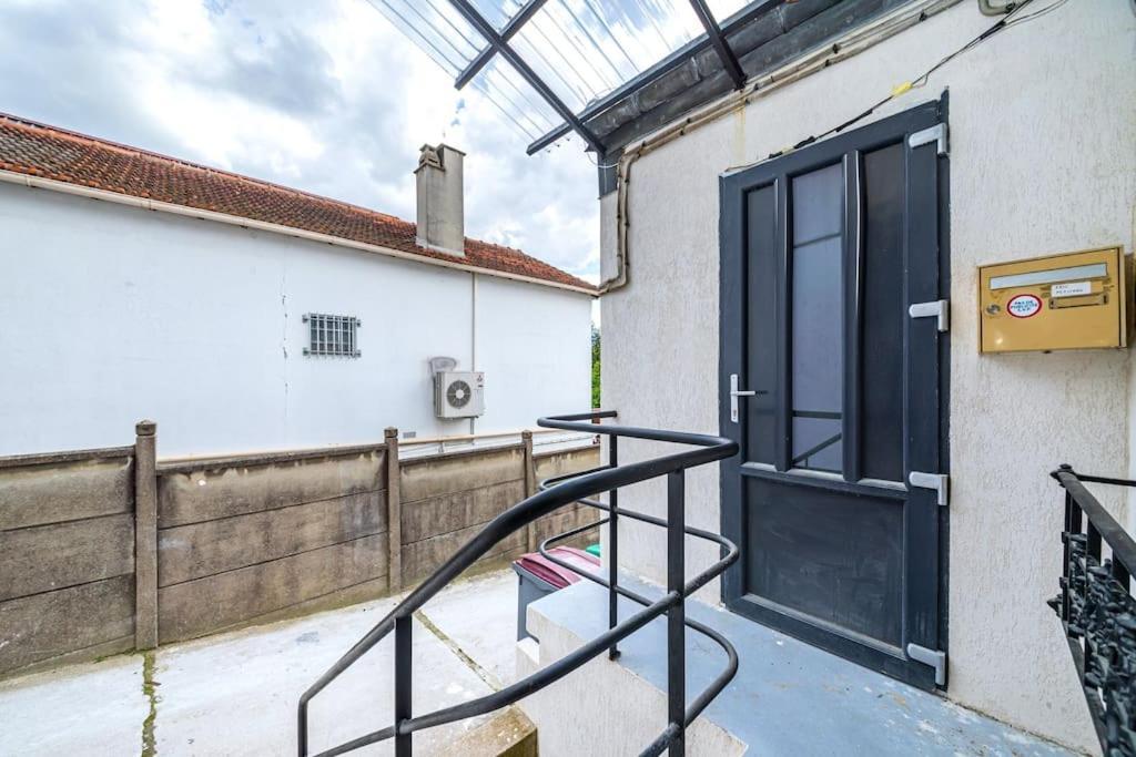 Cosy Et Proche Metro Apartment *