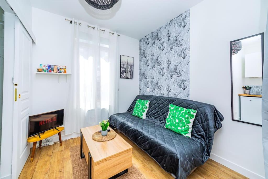 Cosy Et Proche Metro Apartment